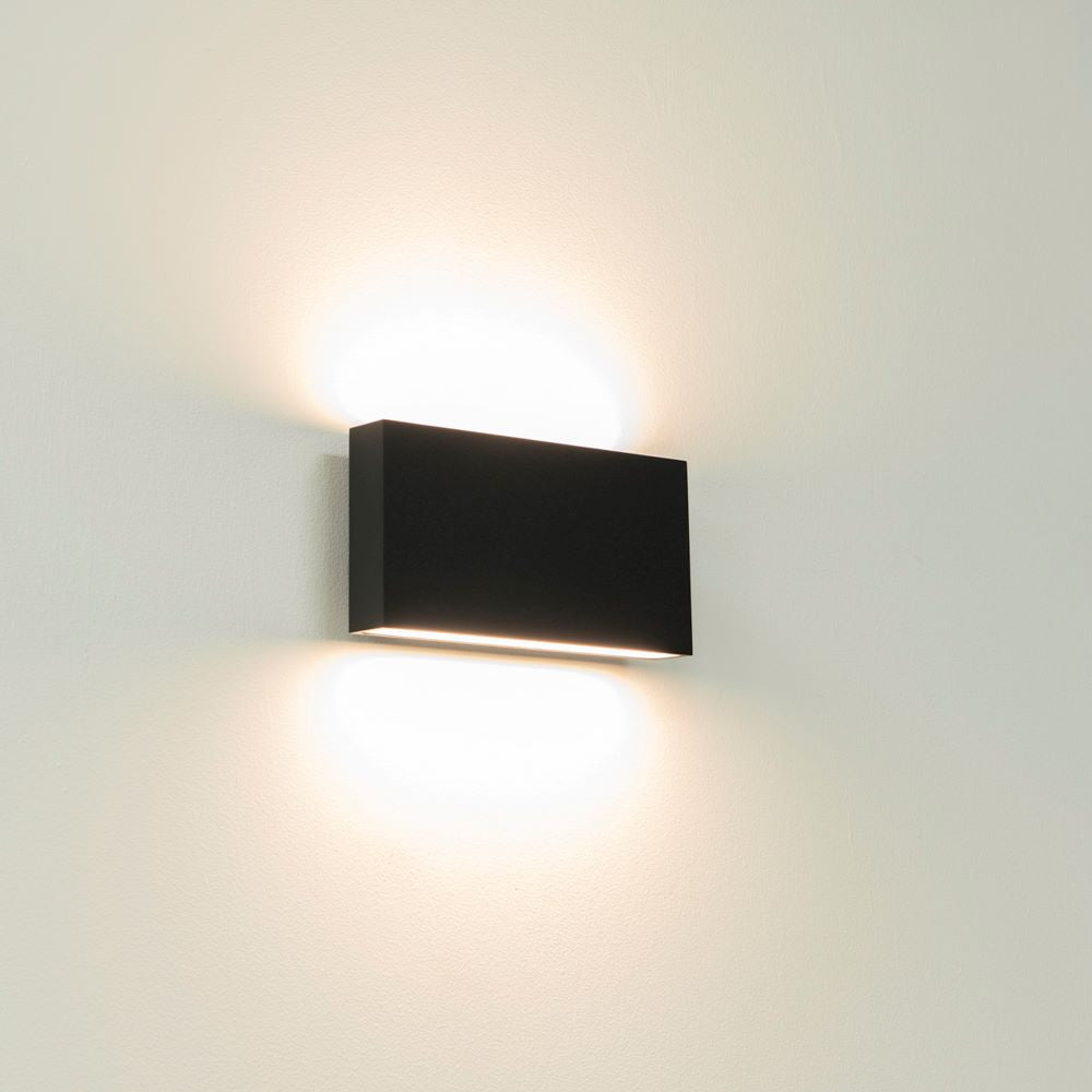 Wandleuchte Box2 LED 2700K IP65 – Up & Down, dimmbar, innen & außen