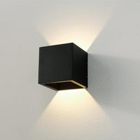 Wandleuchte Cube LED 3000K IP65 – 10 cm Würfel, dimmbar, innen & außen 1