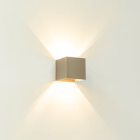 Wandleuchte Gymm G9 – 10 cm Würfel, Up & Down, dimmbar, innen 4