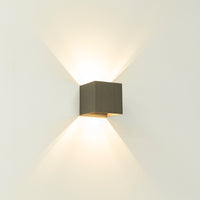 Wandleuchte Gymm G9 – 10 cm Würfel, Up & Down, dimmbar, innen 6
