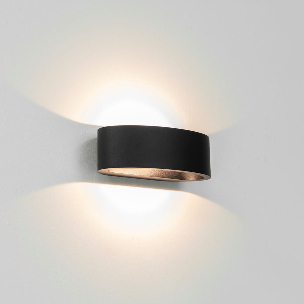 Wandleuchte Sharp LED IP65 – halbrund, 2700K, dimmbar, innen & außen
