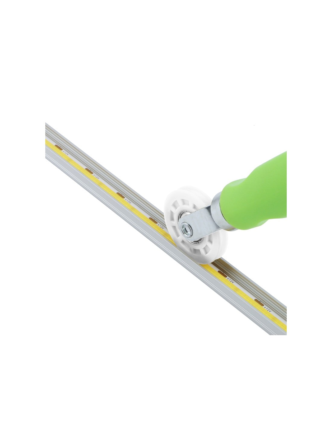 Andrückrolle drückt einen COB LED Streifen in ein silbernes Aluprofil
